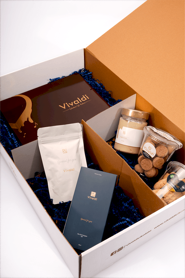 Vivaldi Andante Hediye Seti - Klasik Madlen (Belçika Çikolatası), Türk Kahvesi, Kolonya ve Gurme Lezzetler